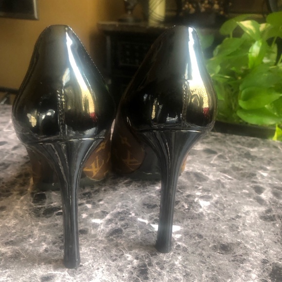 Louis Vuitton Monogram Heels - Picture 3 of 6